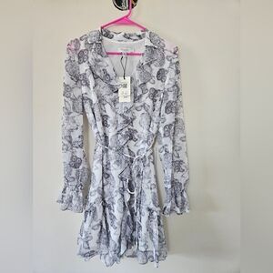 Ted Baker London Size 2 Black And White Floral Print Dress. NWT